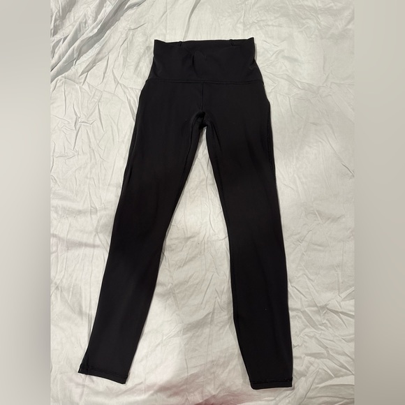 Lululemon Bundle - 2 pairs of leggings & 1 pair of joggers - Picture 6 of 9